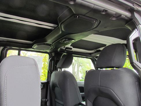 Used 2023 Jeep Gladiator Sport w/ Trailer Tow Package image 15