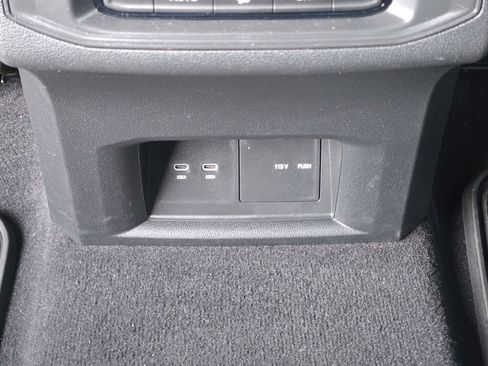 Used 2023 Volkswagen Atlas SE image 27