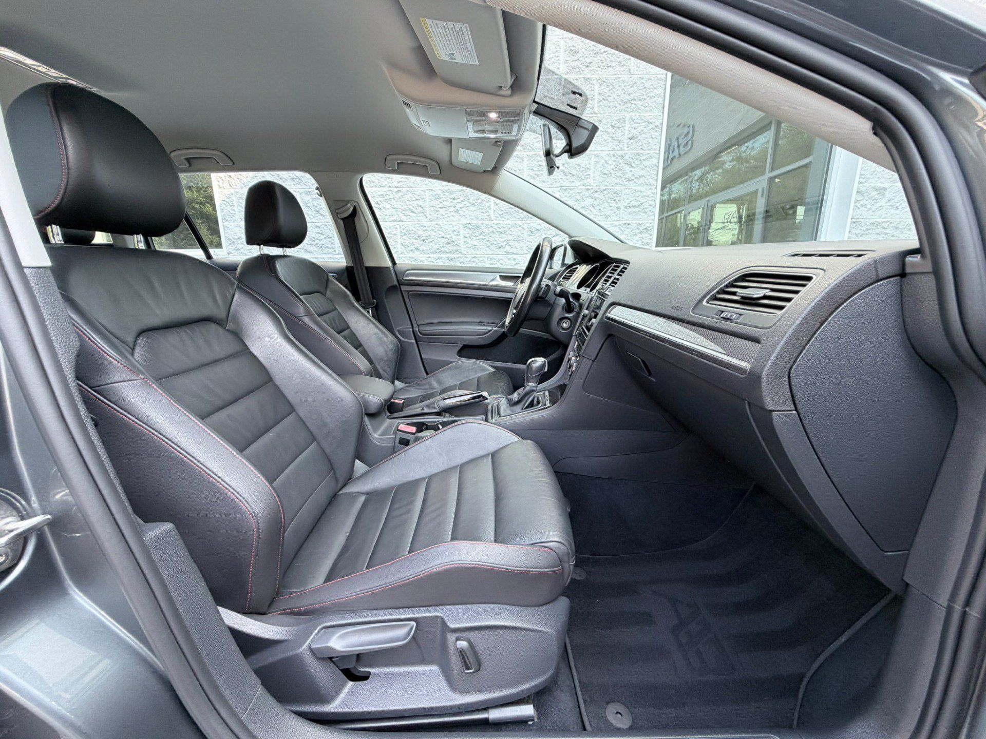 Used 2018 Volkswagen Golf Alltrack S AWD/4WD image 19