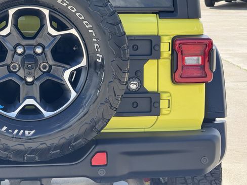 Used 2023 Jeep Wrangler Unlimited Rubicon 4xe w/ Steel Bumper Group AWD/4WD image 11