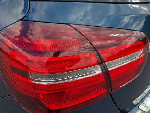 Used 2020 Mercedes-Benz GLA 250 4MATIC w/ Premium Package image 34