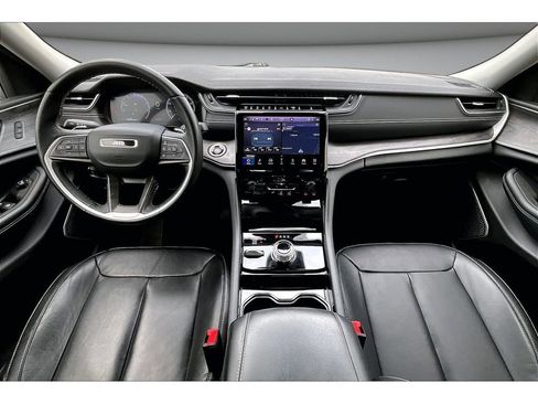 Certified 2022 Jeep Grand Cherokee Limited AWD/4WD image 10