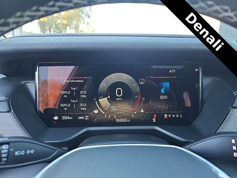 Used 2024 GMC Acadia Denali image 22