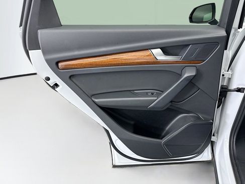 Used 2023 Audi Q5 2.0T Premium image 24