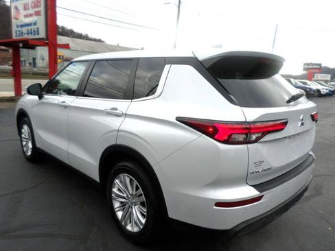 Used 2022 Mitsubishi Outlander ES image 7