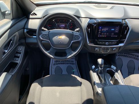 Used 2022 Chevrolet Traverse LT FWD image 31