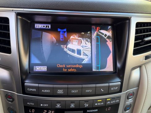Used 2013 Lexus LX 570 4WD w/ Luxury Pkg image 88