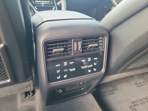 Used 2024 Porsche Cayenne S image 7