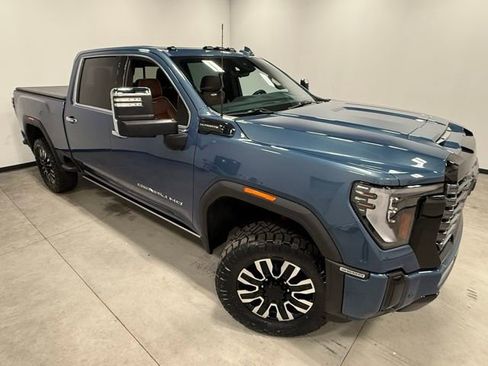 Used 2025 GMC Sierra 3500 Denali Ultimate image 35