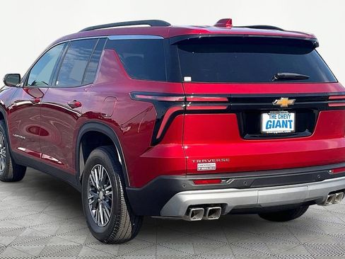Used 2026 Chevrolet Traverse LT w/ LPO, Floor Liner Package FWD image 4