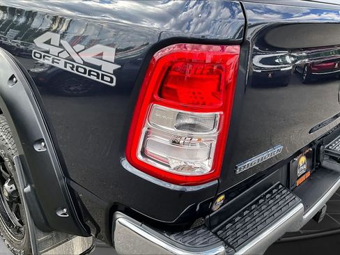 Used 2022 RAM 1500 Big Horn AWD/4WD image 32