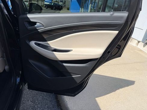 Used 2019 Buick Envision Premium image 39