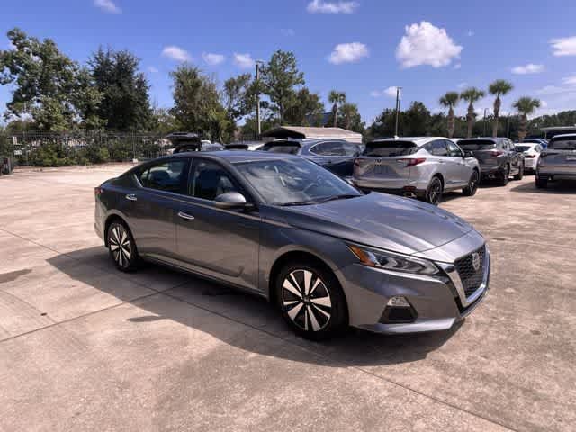 Used 2022 Nissan Altima 2.5 SV FWD image 16