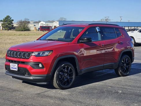 New 2026 Jeep Compass Latitude image 3