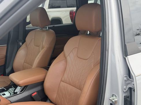 Used 2025 Kia Telluride AWD image 15