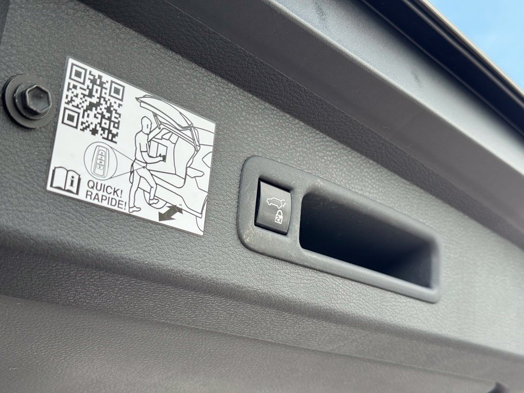 Used 2024 Toyota Sienna XLE FWD image 13