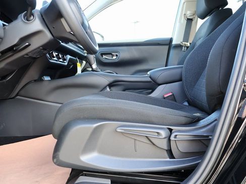 New 2026 Honda HR-V LX image 30