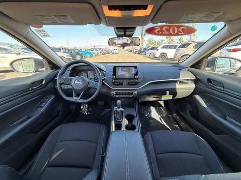 Certified 2025 Nissan Altima 2.5 S FWD image 13