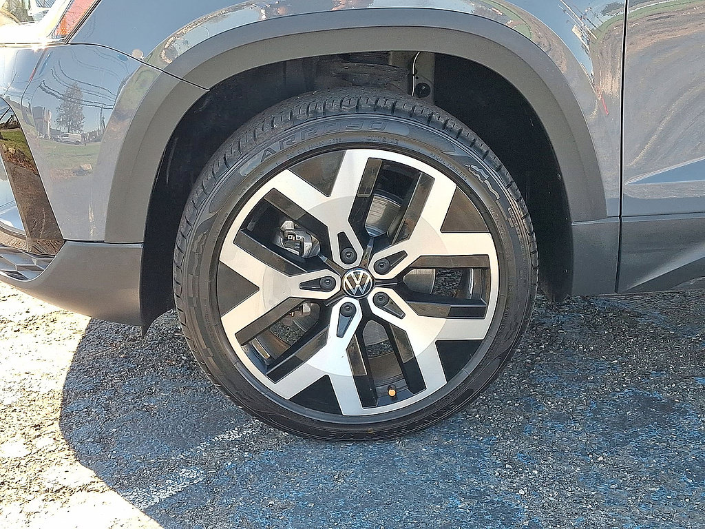 Used 2023 Volkswagen Taos SEL AWD/4WD image 33