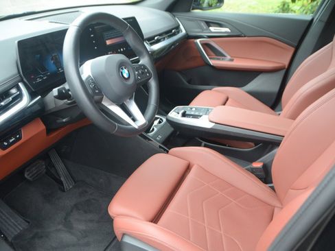 Used 2026 BMW X1 xDrive28i AWD/4WD image 2