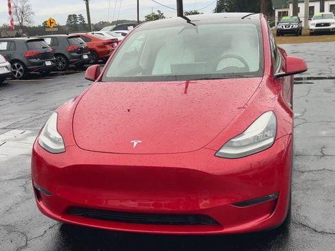 Used 2022 Tesla Model Y Long Range image 3