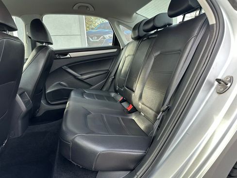 Used 2014 Volkswagen Passat 1.8T Wolfsburg Edition image 21