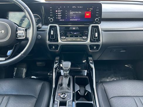 Used 2023 Kia Sorento SX image 12