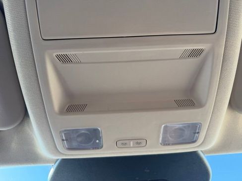 Used 2020 Ford Escape SE image 30