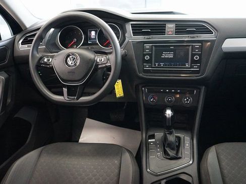 Used 2018 Volkswagen Tiguan S image 9