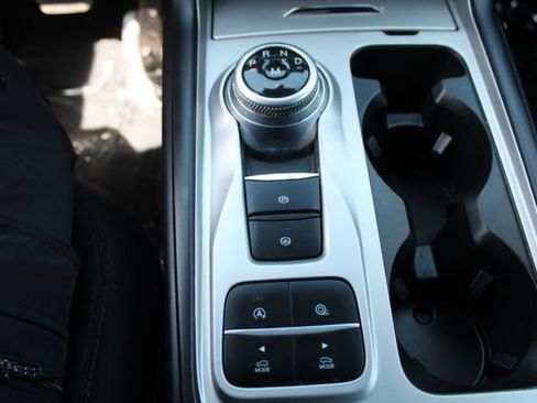 Used 2020 Ford Explorer XLT RWD image 28