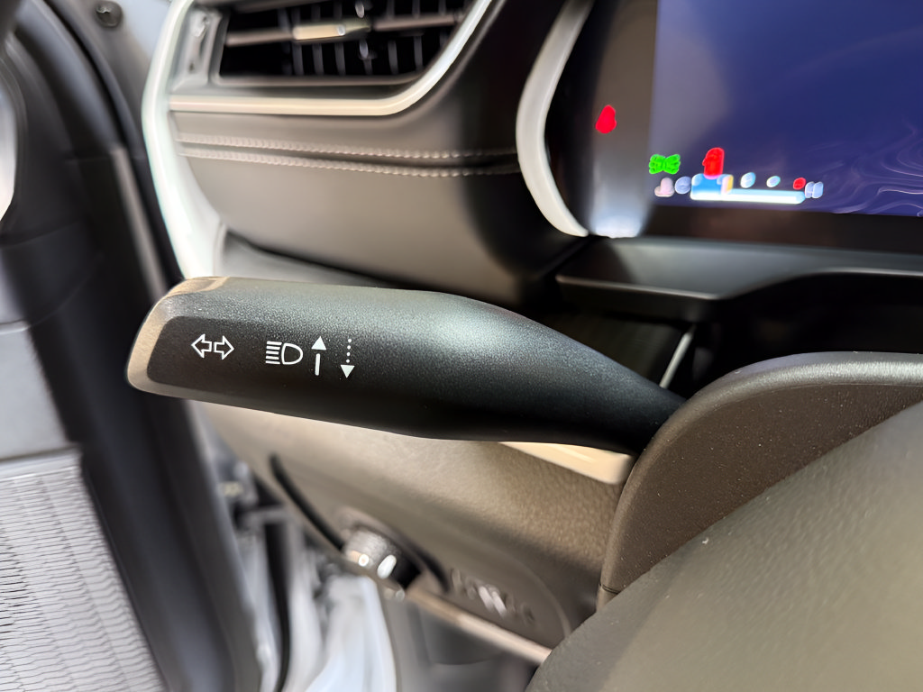 Certified 2025 Jeep Grand Cherokee Laredo X AWD/4WD image 19
