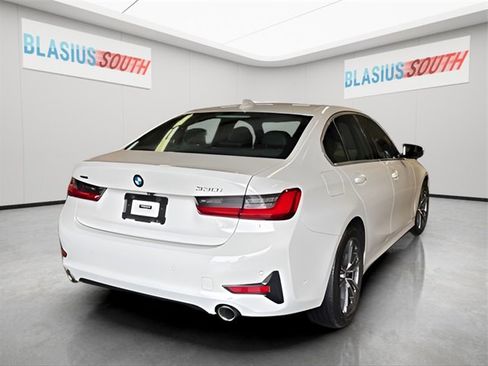 Used 2020 BMW 330i xDrive Sedan w/ Convenience Package image 3