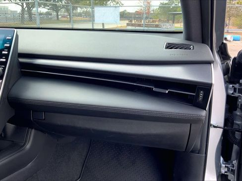 Used 2022 Toyota Avalon XSE image 18