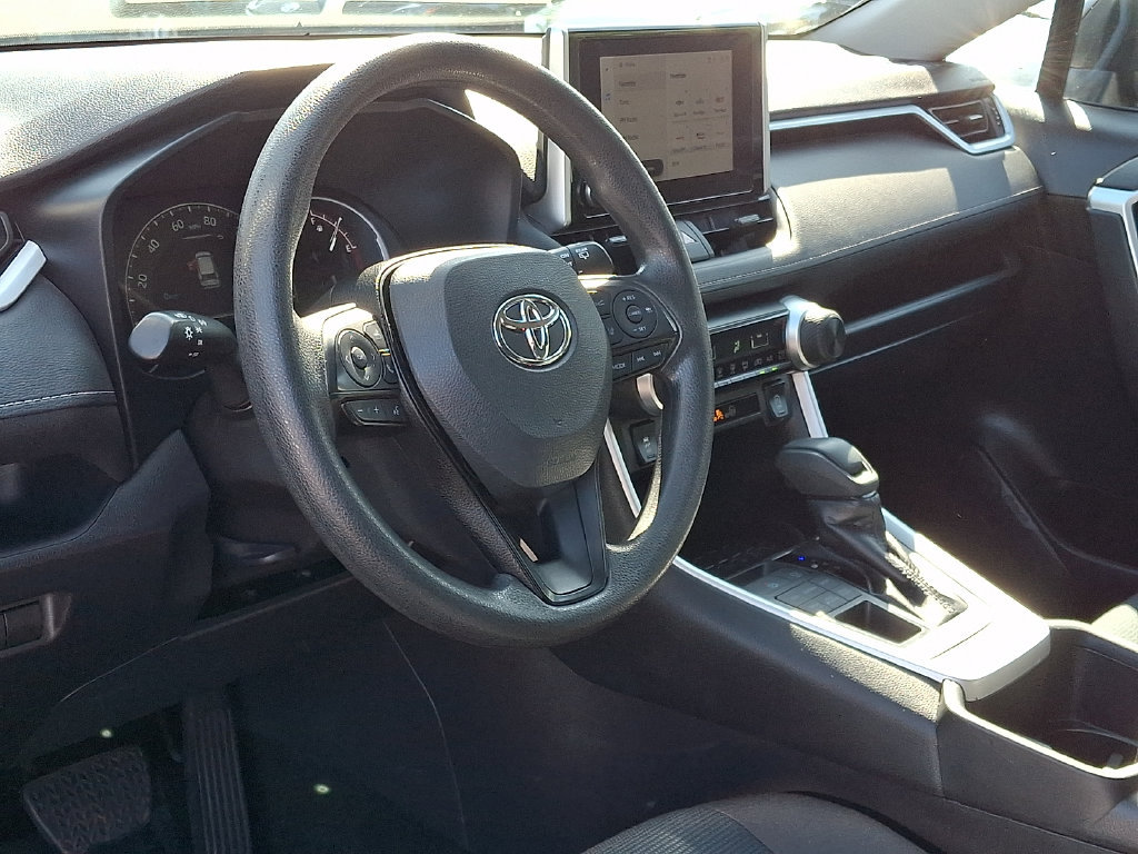 Certified 2025 Toyota RAV4 LE AWD/4WD image 17