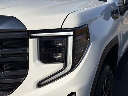 Used 2024 GMC Sierra 1500 AT4 w/ Technology Package image 10