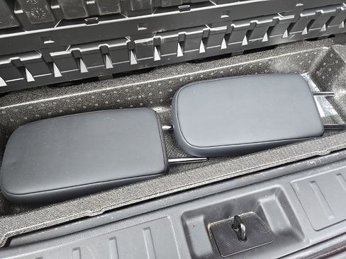 Used 2025 Mitsubishi Outlander SE image 97