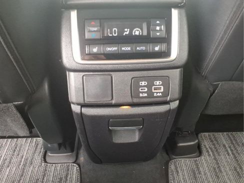 Used 2023 Subaru Ascent Limited AWD/4WD image 16