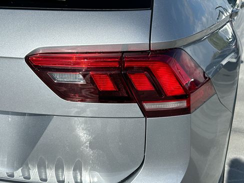 Used 2019 Volkswagen Tiguan SE w/ Panoramic Sunroof Package FWD image 31