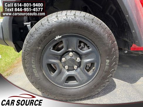 Used 2025 Jeep Wrangler Sport AWD/4WD image 21