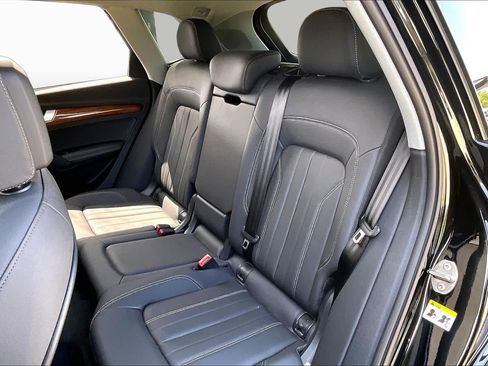 Used 2023 Audi Q5 2.0T Premium Plus w/ Premium Plus Package AWD/4WD image 21