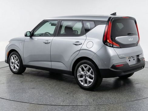 Used 2025 Kia Soul LX w/ LX Technology Package FWD image 6