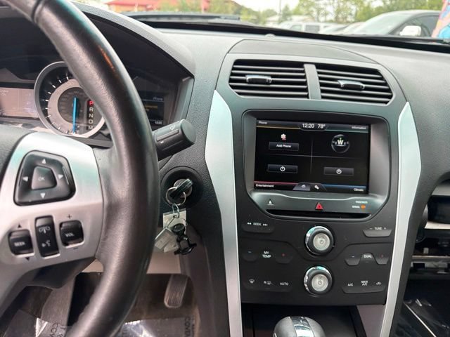Used 2015 Ford Explorer XLT w/ Equipment Group 201A AWD/4WD image 12