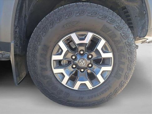Certified 2023 Toyota Tacoma TRD Off-Road image 19
