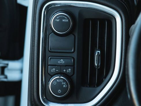 Used 2020 Chevrolet Silverado 1500 LT w/ All-Star Edition image 31