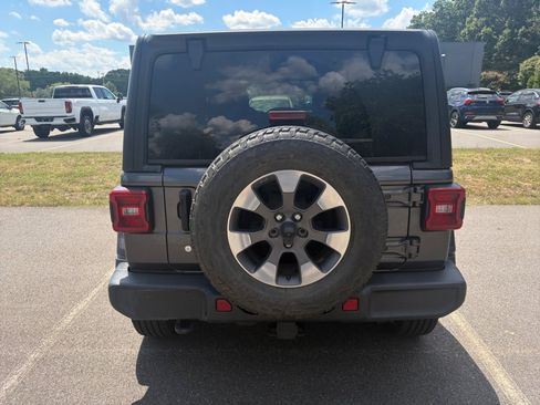 Used 2020 Jeep Wrangler Unlimited Sahara AWD/4WD image 18