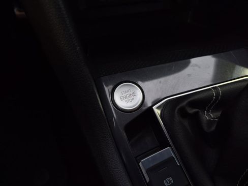 Used 2022 Volkswagen Tiguan SE R-Line image 31