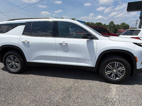 New 2026 Chevrolet Traverse LT w/ Driver Confidence Package FWD image 7