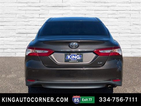 Used 2018 Toyota Camry LE image 6