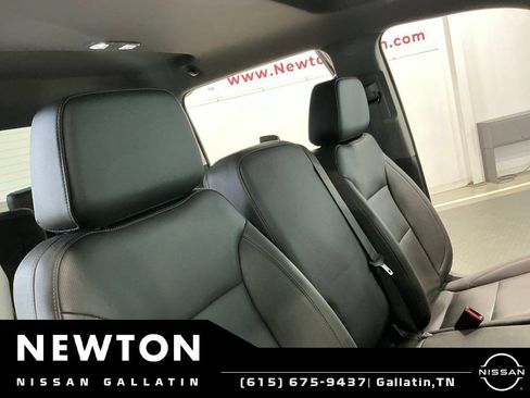 Used 2023 GMC Sierra 1500 SLT AWD/4WD image 23