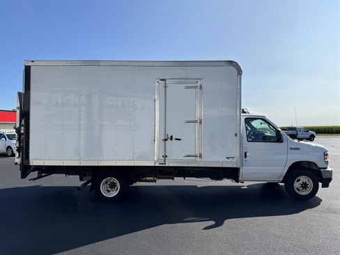 Used 2021 Ford E-450 and Econoline 450 Super Duty w/ Power Windows & Locks Group image 3